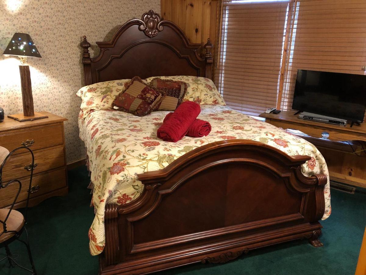 Smokies Bed And Breakfast - Evergreen Cottage Inn Pigeon Forge Eksteriør bilde