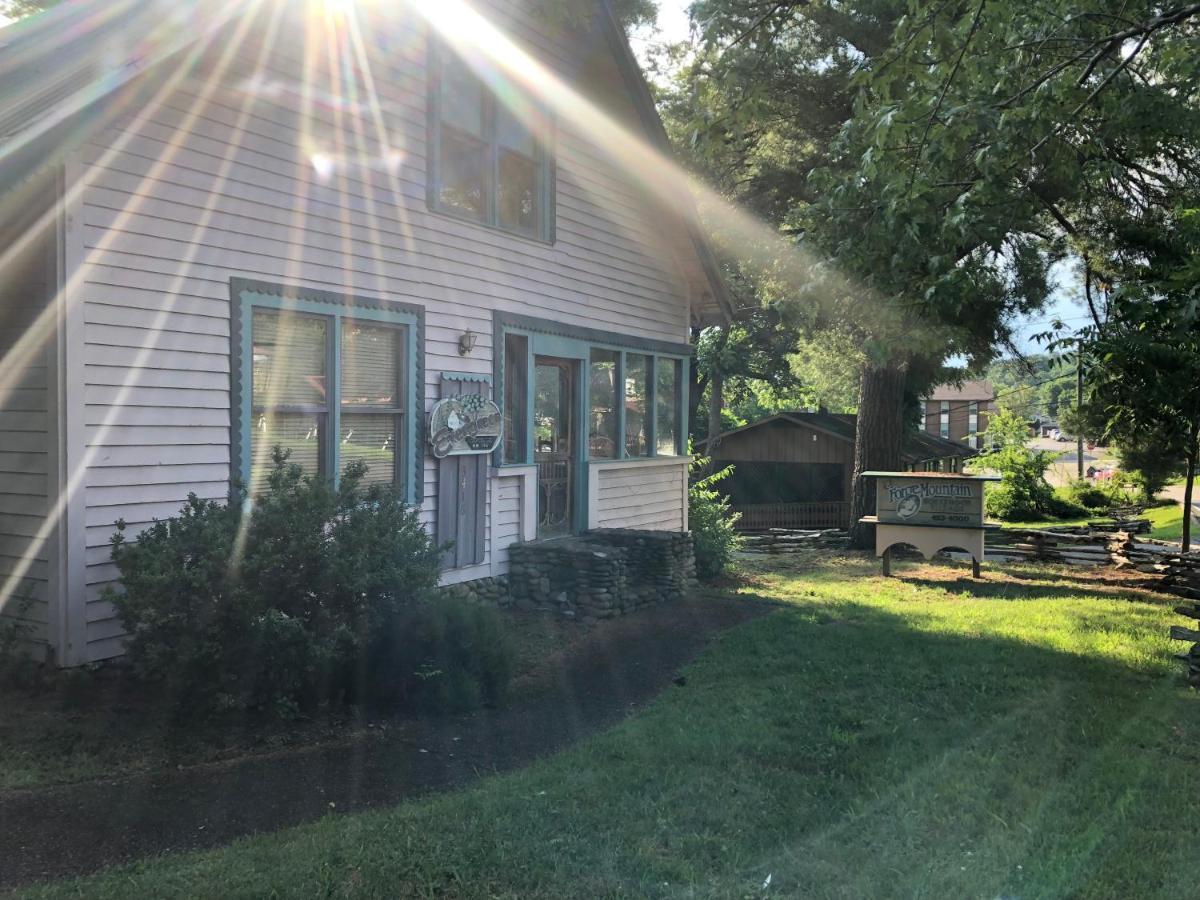 Smokies Bed And Breakfast - Evergreen Cottage Inn Pigeon Forge Eksteriør bilde