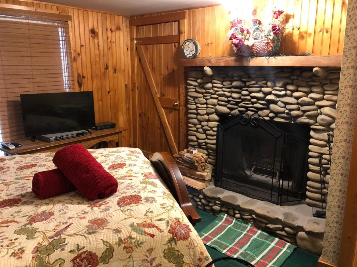 Smokies Bed And Breakfast - Evergreen Cottage Inn Pigeon Forge Eksteriør bilde