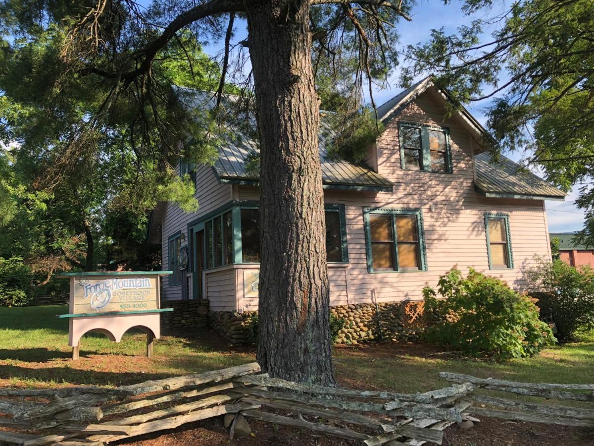 Smokies Bed And Breakfast - Evergreen Cottage Inn Pigeon Forge Eksteriør bilde