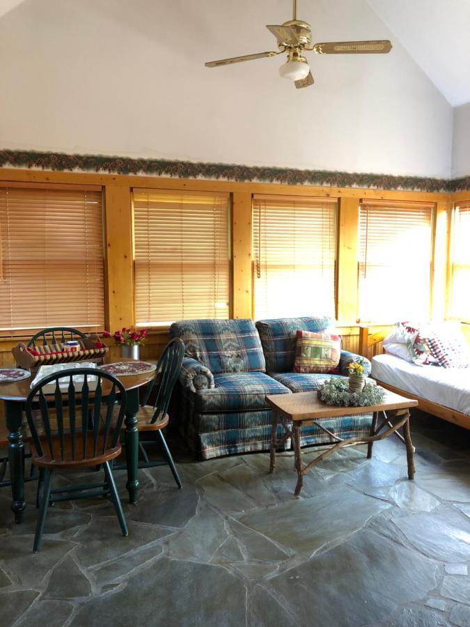 Smokies Bed And Breakfast - Evergreen Cottage Inn Pigeon Forge Eksteriør bilde