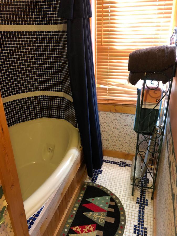 Smokies Bed And Breakfast - Evergreen Cottage Inn Pigeon Forge Eksteriør bilde